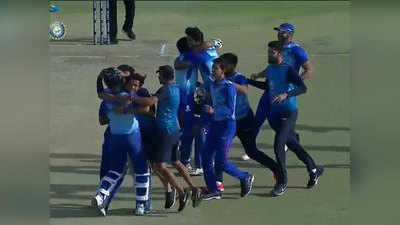 Mumbai Won Vijay Hazare Trophy: मुंबई ने यूपी को हराकर चौथी बार जीती विजय हजारे ट्रोफी, आदित्य तरे की तूफानी सेंचुरी, पृथ्वी साव भी छाए