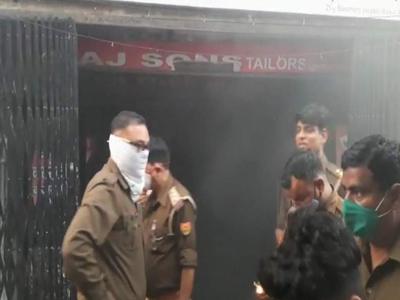 Lucknow News : जनपथ मार्केट में कपड़े की दुकान में आग लगने से मचा हड़कंप, पाया गया काबू
