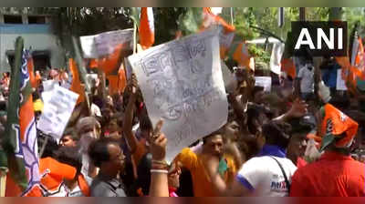 bjp bengal : कोलकात्यात भाजपच्या नाराज कार्यकर्त्यांचा राडा, मुकुल रॉयना धक्काबुक्की