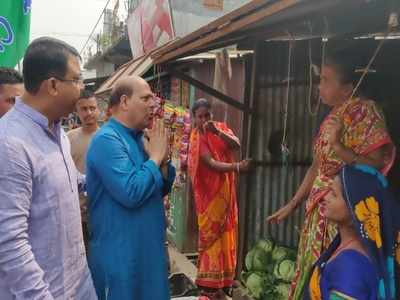 অশোকের গড়ে রাস্তা চিনতে গিয়ে সমস্যায় তৃণমূল প্রার্থী