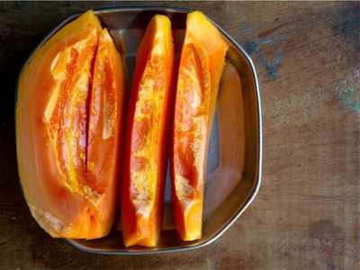 Papaya side effects: हैरत में डाल देंगे पपीता खाने के ये 6 नुकसान, इन रोगियों के लिए बन सकता है धीमा जहर