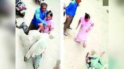 CCTV: निर्दयी मुलाने कानशिलात मारली; वृद्ध आईने जागेवरच प्राण सोडले
