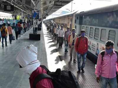 Full List Of Holi Special Trains: होली स्पेशल ट्रेनों की पूरी लिस्ट यहां देखिए, कहां रुकेंगी, कब चलेंगी, कहां से चलेंगी, जानिए सबकुछ