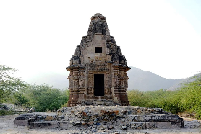 ಸನ್ಯಾಸಿ ಶಾಪದಿಂದ ಎಲ್ಲರೂ ಕಲ್ಲಾಗುತ್ತಾರೆ