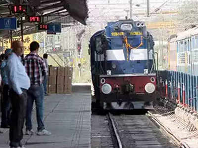 Indian Railway: होली पर बिहार आने वाले यात्रियों के लिए रेलवे ने उठाया बड़ा कदम, 24 जोड़ी स्पेशल ट्रेनों का विस्तार, देखिए लिस्ट