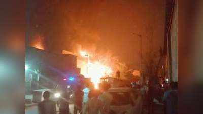 Fire In Ahmadabad: अहमदाबाद में प्लास्टिक फैक्ट्री में भीषण आग, कोई हताहत नहीं