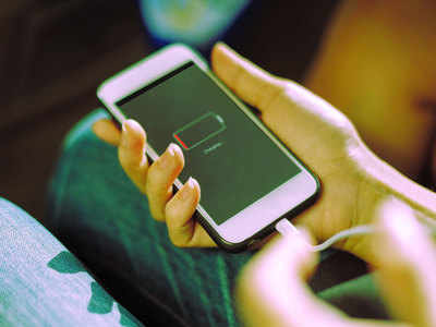 फोनला वारंवार चार्ज करून त्रस्त झालात?, हे अॅप्स वाढवतील बॅटरी लाइफ