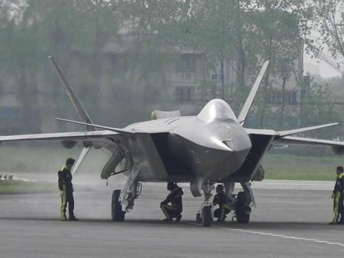 कितना शक्तिशाली है चीन का जे-20 लड़ाकू विमान