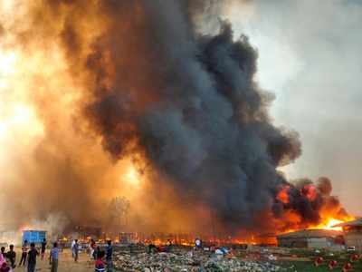 बांग्लादेश के शरणार्थी शिविर में लगी भीषण आग, हजारों रोहिंग्याओं के आशियाने जले