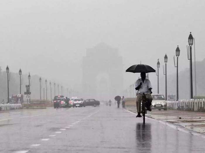 India Weather Live Updates: दिल्ली-एनसीआर के कुछ इलाकों में गरज-बारिश, पंजाब में फसल बर्बाद