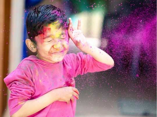 Holi Tips From Expert,Holi खेलते वक्‍त अगर चला जाए आंख, कान या मुंह में  रंग, तो तुरंत आजमाएं ये safety tips - holi 2021 first aid if colours get  into your eyes