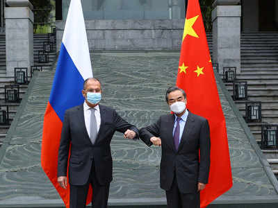 यूरोप और अमेरिका से तनाव, चीन और रूस के विदेश मंत्रियों ने किया एकता का प्रदर्शन