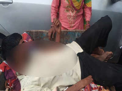 Meerut News: ठेले पर घायल पति को लेकर SSP ऑफिस पहुंची पत्नी, पुलिस पर थर्ड डिग्री का आरोप