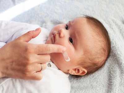 शिशु को क्‍यों और कब लगाना चाहिए बेबी लोशन, जानिए बच्‍चे की स्किन केयर से जुड़ी जरूरी बातें