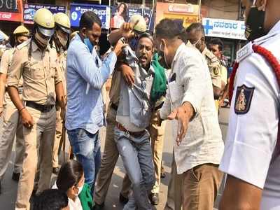 ಹುಬ್ಬಳ್ಳಿ: ಭಾರತ್ ಬಂದ್ ಪ್ರತಿಭಟನಾನಿರತ ರೈತರನ್ನು ವಶಕ್ಕೆ ಪಡೆದ ಪೊಲೀಸರು!