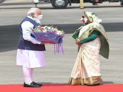 বাংলাদেশে গিয়েও মতুয়া মন পেতে মরিয়া মোদী