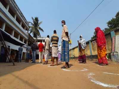 West Bengal Election 2021 1st Phase: ভোট শেষে বিক্ষিপ্ত অশান্তি, চলছে EVM সিলের কাজ