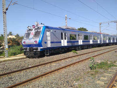 पश्चिम रेलवे ने विशेष ट्रेनों की सेवाएं बढ़ाई