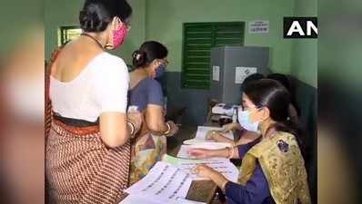 West Bengal Chunav 2021 LIVE: ममता और बीजेपी के बीच कांटे का मुकाबला, लेफ्ट-कांग्रेस भी रेस में, बंगाल में पहले चरण की वोटिंग जारी