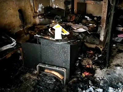 Meerut News: मेरठ में दवा गोदाम में लगी आग, संचालक की जलकर हुई मौत