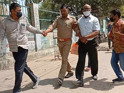 Azamgarh News: आजमगढ़ में सिपाही दुष्कर्म पीड़िता को अनुदान दिलाने के नाम पर रिश्वत लेते पकड़ा गया
