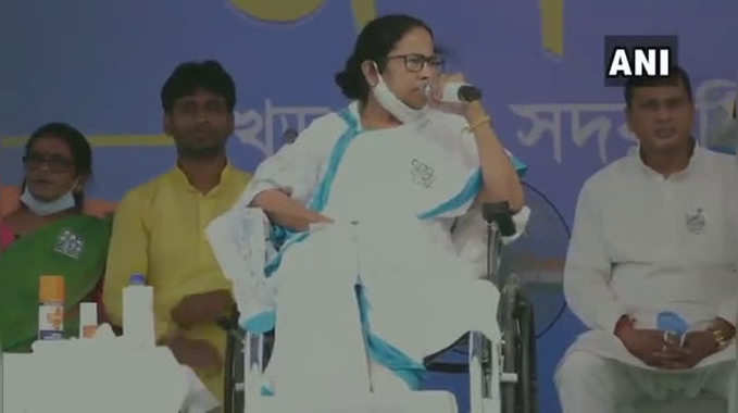 Bengal Vidhan Sabha Chunav: पीएम मोदी के बांग्लादेश दौरे पर ममता बनर्जी का निशाना, कहा- वोट मांगने के लिए गए हैं