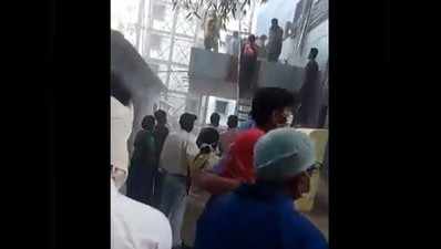 Kanpur Cardiology fire: कानपुर स्थित कार्डियोलॉजी के फर्स्ट फ्लोर में लगी आग, सुरक्षित निकाले गए सारे मरीज, सीएम योगी ने मांगी रिपोर्ट
