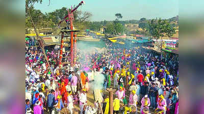 ‘येथे’ एकमेकांवर ताशेरे ओढत दिल्या जातात होळीच्या शुभेच्छा