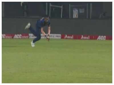 India vs England 3rd ODI : हार्दिक पंड्या का अद्भुत कैच, हवा में डाइव लगाकर अंग्रेज खिलाड़ी को भेजा पविलियन