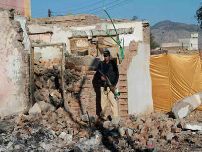 पाकिस्तान के रावलपिंडी में सौ साल पुराने हिंदू मंदिर पर हमला, नहीं मनेगी होली
