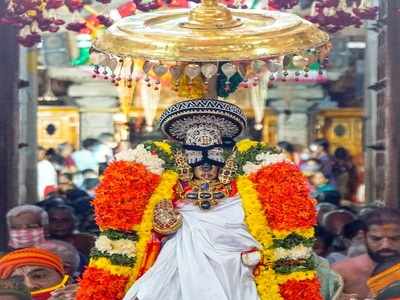 ஸ்ரீரங்கம் பங்குனி தேரோட்டம் மிகச் சிறப்பாக நடைப்பெற்றது...