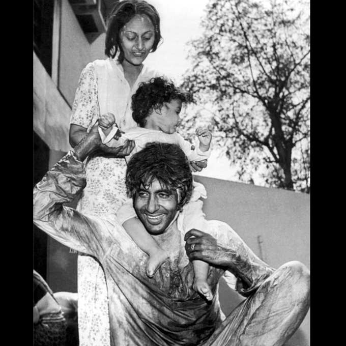 अमिताभ बच्‍चन ने खास अंदाज में भी होली की बधाई