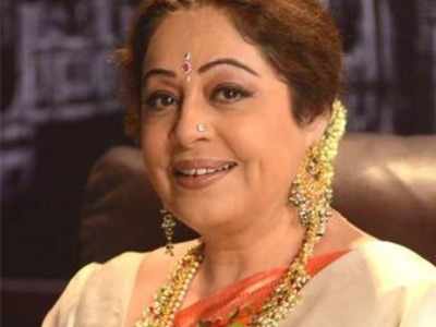 Kirron Kher Cancer: एक्ट्रेस किरण खेर को हुआ ब्लड कैंसर, जानें शरीर को किस तरह तोड़कर रख देती है यह बीमारी