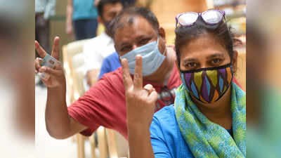 Vaccination in Delhi: पहले दिन दिखा 45 प्लस वालों का उत्साह, सुबह थी खासी भीड़