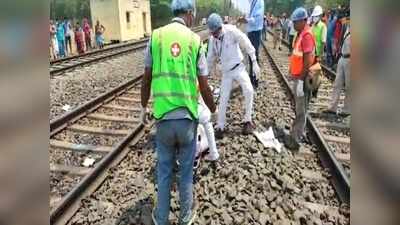 ফলকনুমা এক্সপ্রেসের ধাক্কায় মৃত ৩ রেলকর্মী, আহত ১