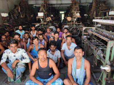 Maharashtra Lockdown News: फिर अपने मुलुक जाने को मजबूर हुए मजदूर, लगभग 50 प्रतिशत मजदूर अपने मुलुक जा चुके हैं