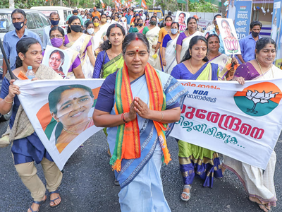 ശോഭ സുരേന്ദ്രനെതിരെ തെരഞ്ഞെടുപ്പ് കമ്മീഷനിൽ പരാതി