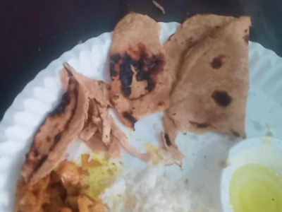 substandard food in kovid centerया कोविड सेंटरमधील रुग्णांचे खाण्याचे हाल; दातानेही तुटणार नाहीत अशा कडक चपात्या