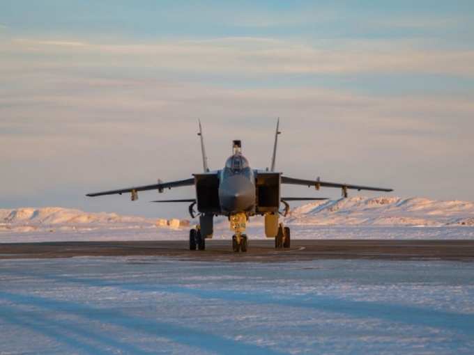 आर्टकिट में पहली बार रूस ने तैनात किए लड़ाकू विमान