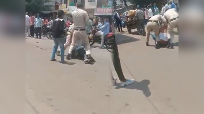 മാസ്ക് ശരിയായി ധരിച്ചില്ല; യുവാവിനെ തല്ലിച്ചതച്ച് പോലീസുകാർ