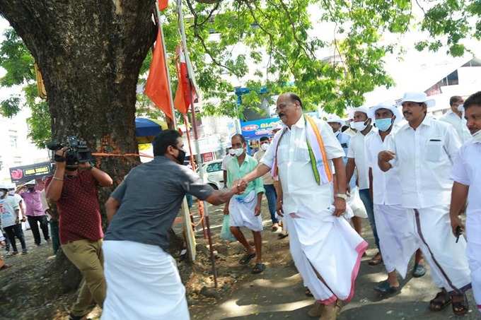 കാപ്പനെക്കുറിച്ച് പറഞ്ഞാൽ തട്ട് കിട്ടും