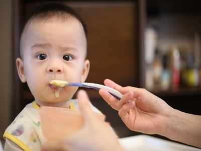 8 month baby food recipe : 8 महीने के शिशु के लिए नारियल और चावल से बनाएं बेबी फूड, रंग होगा गोरा और हड्डियों को मिलेगी ताकत