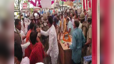 दौसा पुजारी की मौत प्रकरण में बढ़ा बवाल, सांसद किरोड़ी मीणा शव लेकर पहुंचे जयपुर, यहां पुलिस का लाठीचार्ज