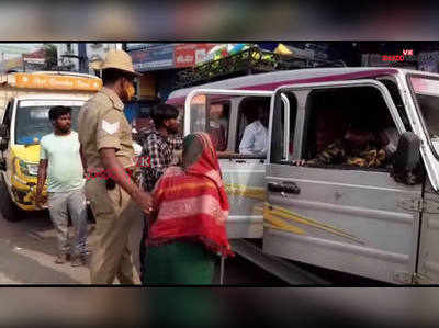 ಬಸ್ ಇಲ್ಲದೇ ಪರದಾಡುತ್ತಿದ್ದ ವೃದ್ಧೆಯ ನೆರವಿಗೆ ಬಂದ ಪೊಲೀಸ್ ಸಿಬ್ಬಂದಿ ಮಾನವೀಯತೆಗೆ ಕೊಪ್ಪಳ ಜನತೆ ಸಲಾಂ!