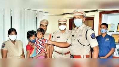 Delhi Police News: 1 लाख रुपए में बेची गई मासूम बच्ची को पुलिस ने ढूंढ कर किया मां बाप के हवाले