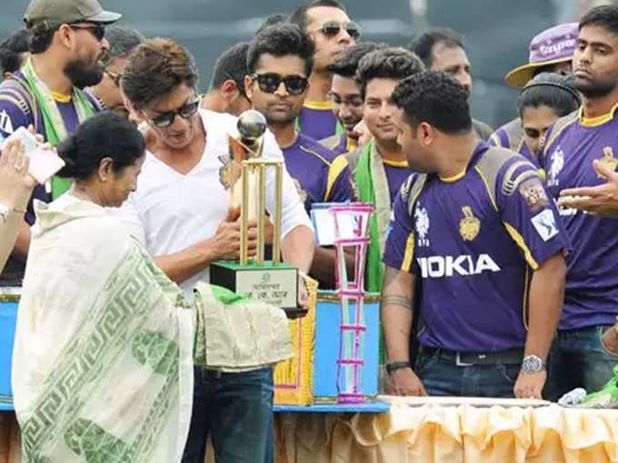 IPL চ্যাম্পিয়ন KKR, ধুমধাম সেলিব্রেশনে শাহরুখ-মমতা