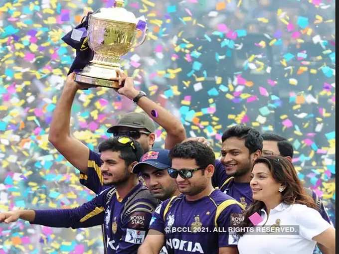 IPL চ্যাম্পিয়ন KKR, ধুমধাম সেলিব্রেশনে শাহরুখ-মমতা