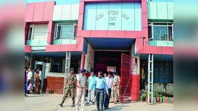Bihar Operation Jail : बिहार के जेलों में तीन दिनों की तलाशी में 88 मोबाइल मिले, जेसीबी से करनी पड़ी खुदाई