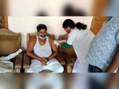 Bihar Coronavirus Vaccine : स्वास्थ्य मंत्री मंगल पांडेय जी, अपने विधायक का जलवा देखिए... गाइडलाइन तोड़ घर में ले ली वैक्सीन
