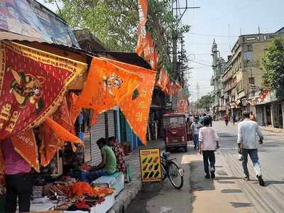 West Bengal Chunav: भाटपाड़ा में दिलचस्प जंग, बीजेपी सांसद के खिलाफ टीएमसी का पोस्टर वॉर, शरीफ आदमी को वोट की अपील